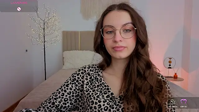 Snapshot of Real_cutie1 chatting on May 21, 2026, 1:41 pm Real cutie1 online show from May 21, 2026, 1:41 pm