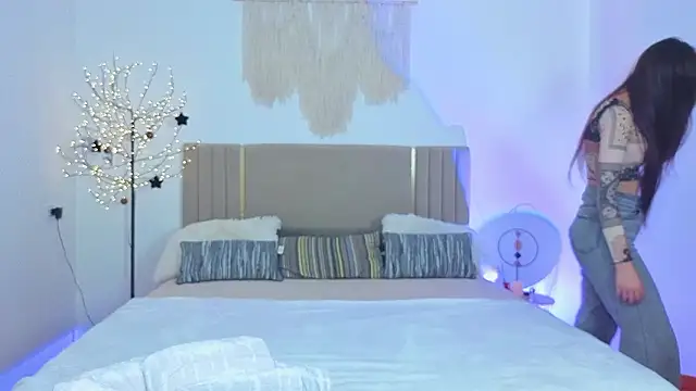 Real cutie1 online show from February 9, 2026, 1:53 pm