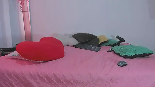 lanastone86 online show from November 30, 2025, 12:50 pm