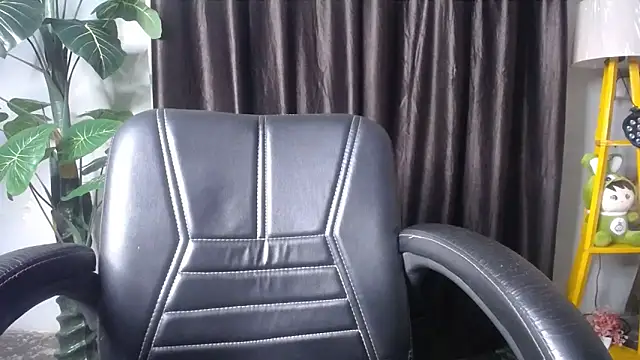 Snapshot of kiara_1122 chatting on April 25, 2026, 10:18 pm kiara 1122 online show from April 25, 2026, 10:18 pm