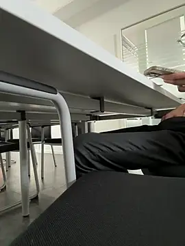 Snapshot of musti312 chatting on November 7, 2025, 8:52 am musti312 online show from November 7, 2025, 8:52 am