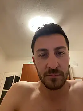 emredenizz07 online show from December 2, 2025, 5:47 pm