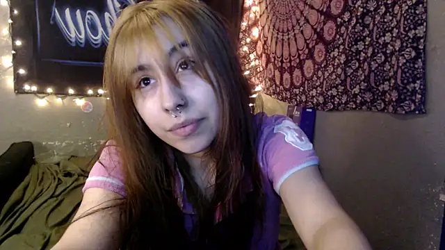 Snapshot of London_Ray chatting on June 15, 2026, 12:55 am London Ray online show from June 15, 2026, 12:55 am