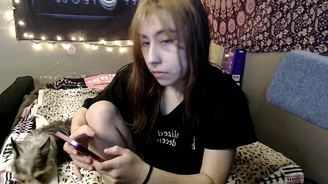 Snapshot of London_Ray chatting on June 25, 2026, 10:26 pm London Ray online show from June 25, 2026, 10:26 pm