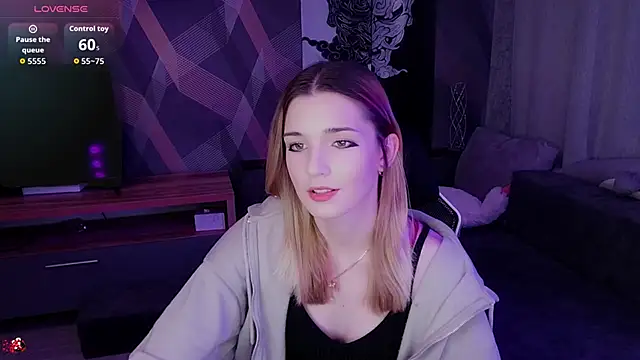 Sandy Belle online show from November 4, 2025, 8:01 pm