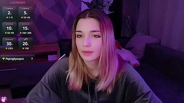 Sandy Belle online show from November 19, 2025, 8:42 pm