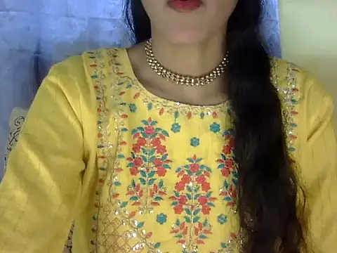 Snapshot of zara_Khan0 chatting on September 10, 2025, 2:05 pm zara Khan0 online show from September 10, 2025, 2:05 pm