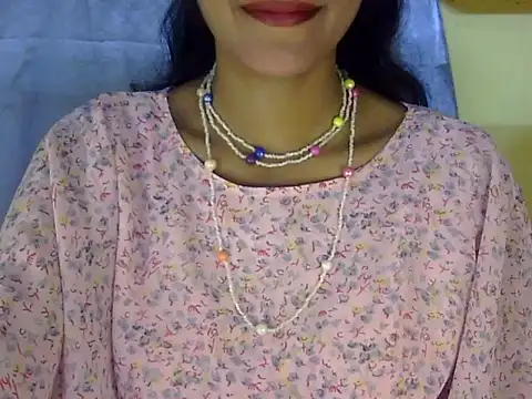 Snapshot of zara_Khan0 chatting on September 11, 2025, 2:22 am zara Khan0 online show from September 11, 2025, 2:22 am