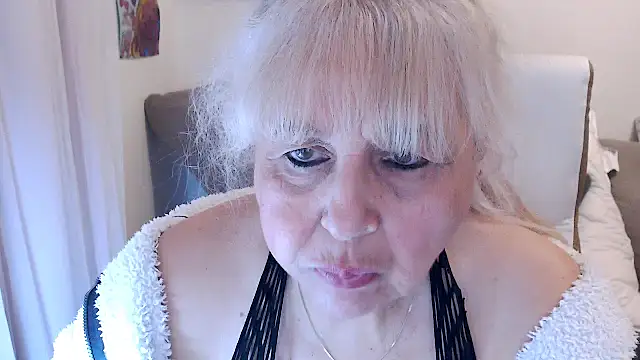 SusiLifeXXX online show from November 17, 2025, 8:24 pm