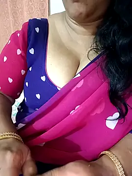 Snapshot of Swetyhoney chatting on October 11, 2025, 6:53 pm Swetyhoney online show from October 11, 2025, 6:53 pm