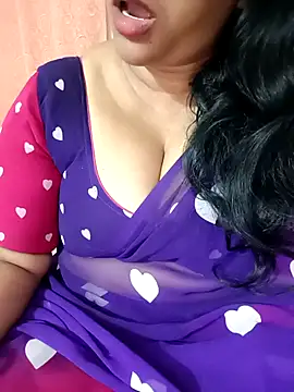 Snapshot of Swetyhoney chatting on October 15, 2025, 11:18 am Swetyhoney online show from October 15, 2025, 11:18 am