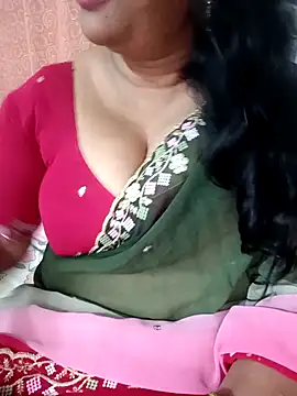Snapshot of Swetyhoney chatting on October 18, 2025, 5:37 pm Swetyhoney online show from October 18, 2025, 5:37 pm