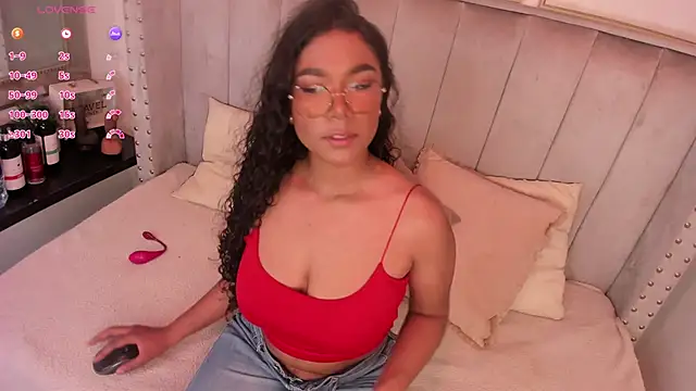 Seshat Hitt online show from December 2, 2025, 4:47 am