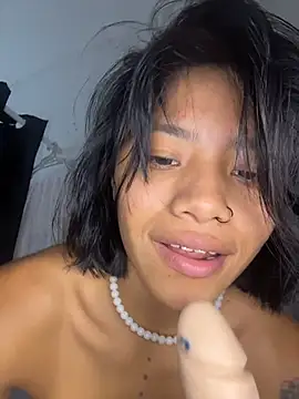 Snapshot of Nia_Desire chatting on April 2, 2026, 10:16 pm Nia Desire online show from April 2, 2026, 10:16 pm