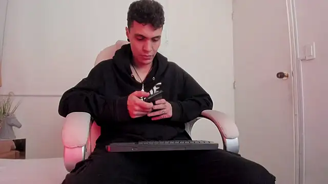 dark sun302 online show from November 3, 2025, 9:40 pm