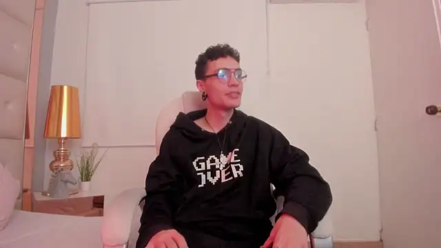 dark sun302 online show from November 13, 2025, 9:51 pm