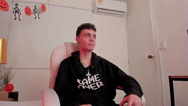 dark sun302 online show from October 30, 2025, 9:33 pm