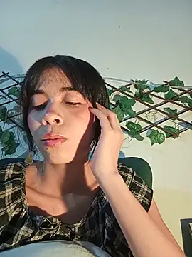dolliette24 online show from June 13, 2026, 4:43 am