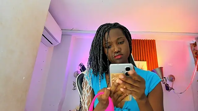 Evaa 18 online show from November 17, 2025, 5:39 pm