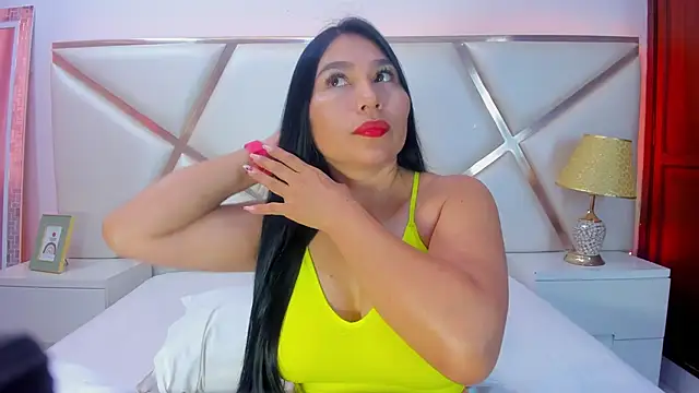 Snapshot of KarinaGomezxxx chatting on September 17, 2025, 2:08 pm KarinaGomezxxx online show from September 17, 2025, 2:08 pm
