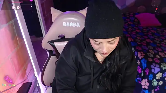 Danniela20 online show from April 23, 2026, 7:26 am