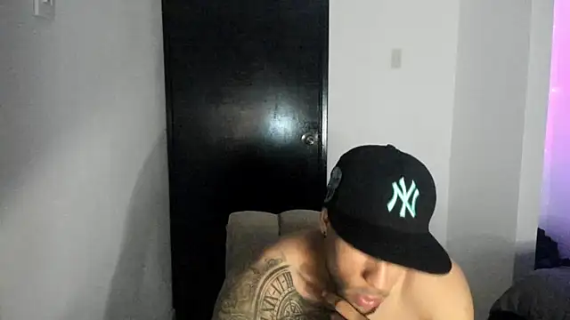 ThiagoLugo online show from April 13, 2026, 12:14 am