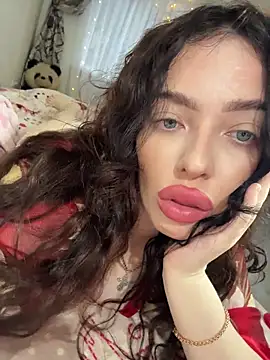 Hannah xBaby online show from November 11, 2025, 8:09 am