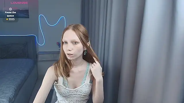 FoxyMira online show from September 9, 2025, 12:58 pm