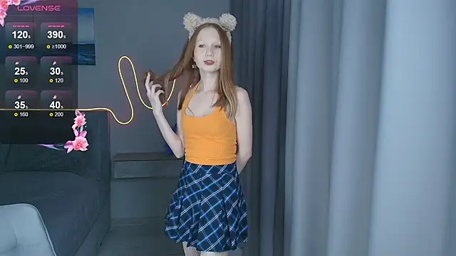 FoxyMira online show from September 26, 2025, 1:51 pm