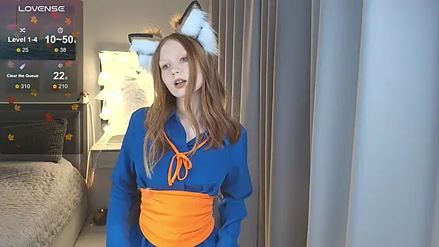 FoxyMira online show from October 29, 2025, 1:32 pm