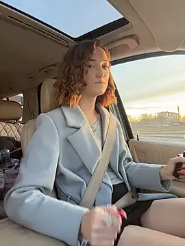 Snapshot of DollyTall chatting on November 22, 2025, 10:47 am DollyTall online show from November 22, 2025, 10:47 am