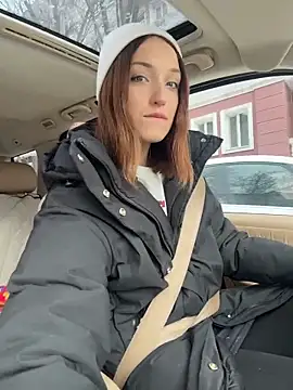 Snapshot of DollyTall chatting on December 18, 2025, 7:13 am DollyTall online show from December 18, 2025, 7:13 am