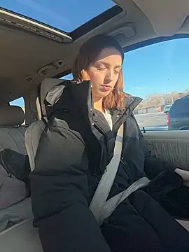 Snapshot of DollyTall chatting on November 14, 2025, 8:51 am DollyTall online show from November 14, 2025, 8:51 am