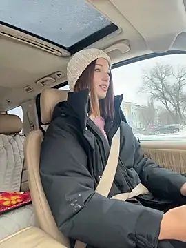 Snapshot of DollyTall chatting on December 16, 2025, 7:23 am DollyTall online show from December 16, 2025, 7:23 am