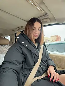 Snapshot of DollyTall chatting on November 10, 2025, 7:46 am DollyTall online show from November 10, 2025, 7:46 am