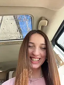 DollyTall online show from March 18, 2026, 9:12 am