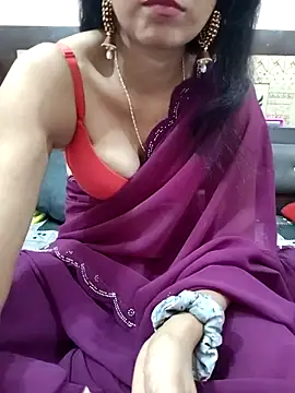 Yourhotsweetgirl online show from November 3, 2025, 4:17 am