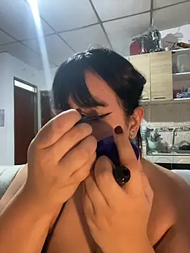 Snapshot of Emily_Taylor2 chatting on December 3, 2025, 2:34 am Emily Taylor2 online show from December 3, 2025, 2:34 am