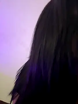 Snapshot of Emily_Taylor2 chatting on December 19, 2025, 2:04 am Emily Taylor2 online show from December 19, 2025, 2:04 am