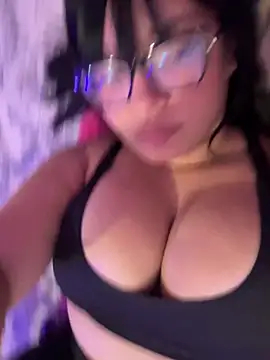 Emily Taylor2 online show from May 16, 2026, 1:26 am
