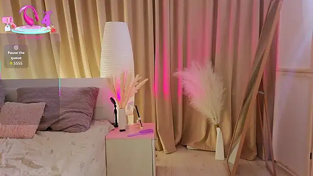 Snapshot of AvrilLeMell chatting on February 13, 2026, 9:04 pm AvrilLeMell online show from February 13, 2026, 9:04 pm