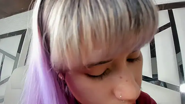 barbieambar online show from November 21, 2025, 1:54 pm