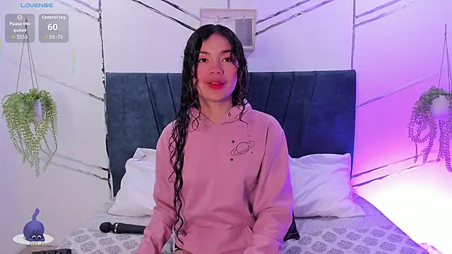 Snapshot of Camilla_Miller01 chatting on September 30, 2025, 1:28 pm Camilla Miller01 online show from September 30, 2025, 1:28 pm