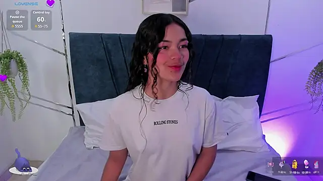 Snapshot of Camilla_Miller01 chatting on September 23, 2025, 1:29 pm Camilla Miller01 online show from September 23, 2025, 1:29 pm