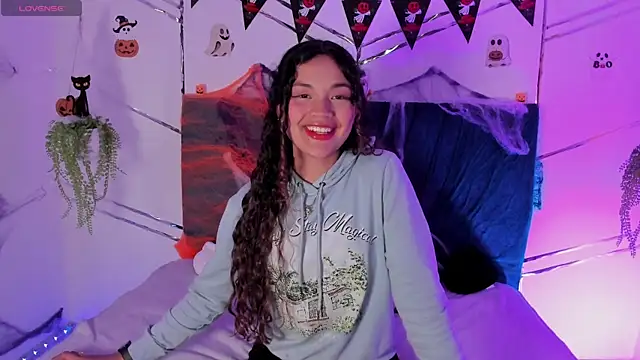 Snapshot of Camilla_Miller01 chatting on October 17, 2025, 9:16 pm Camilla Miller01 online show from October 17, 2025, 9:16 pm