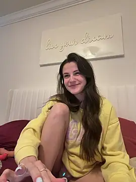 heyitsmadig online show from April 7, 2026, 1:46 pm