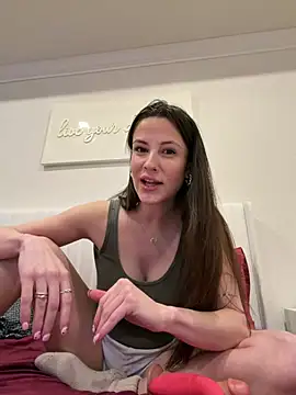 heyitsmadig online show from March 3, 2026, 2:35 pm