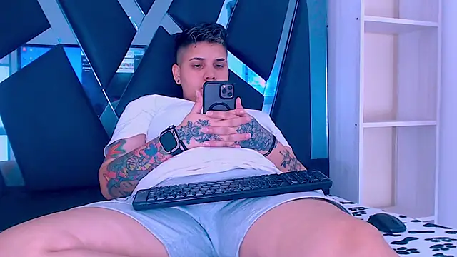 karla sexy21 online show from November 7, 2025, 4:06 am