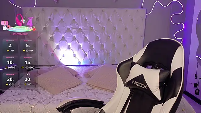 Snapshot of Megan__cole1 chatting on November 26, 2025, 3:39 am Megan cole1 online show from November 26, 2025, 3:39 am