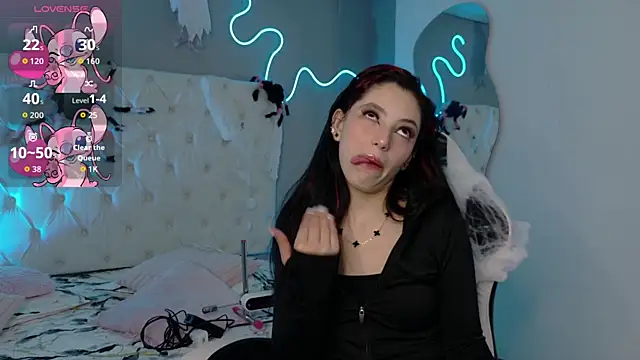 Snapshot of Megan__cole1 chatting on October 29, 2025, 4:33 am Megan cole1 online show from October 29, 2025, 4:33 am